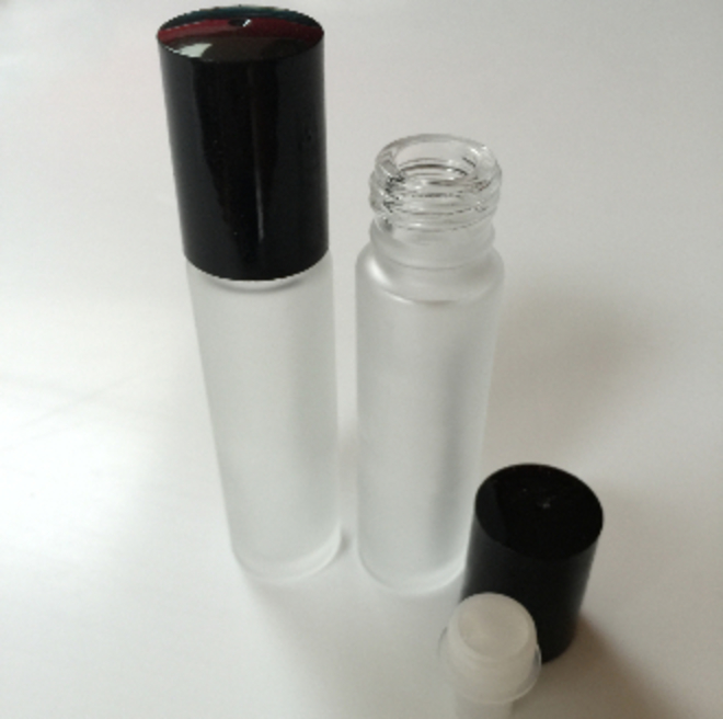 Roll-on frosted glass bottle with plastic ball: 10ml image 0